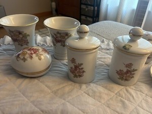 Gerold Porzellan Bavaria Wild Roses Vanity Items