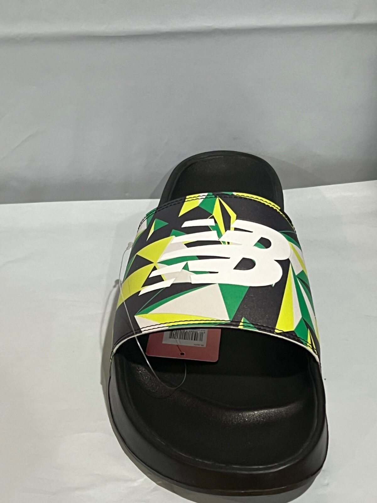 Sandalia New Balance Unisex DynaSoft 200 V2 Slide Negra/Treinta vatios, Talla M17-W19