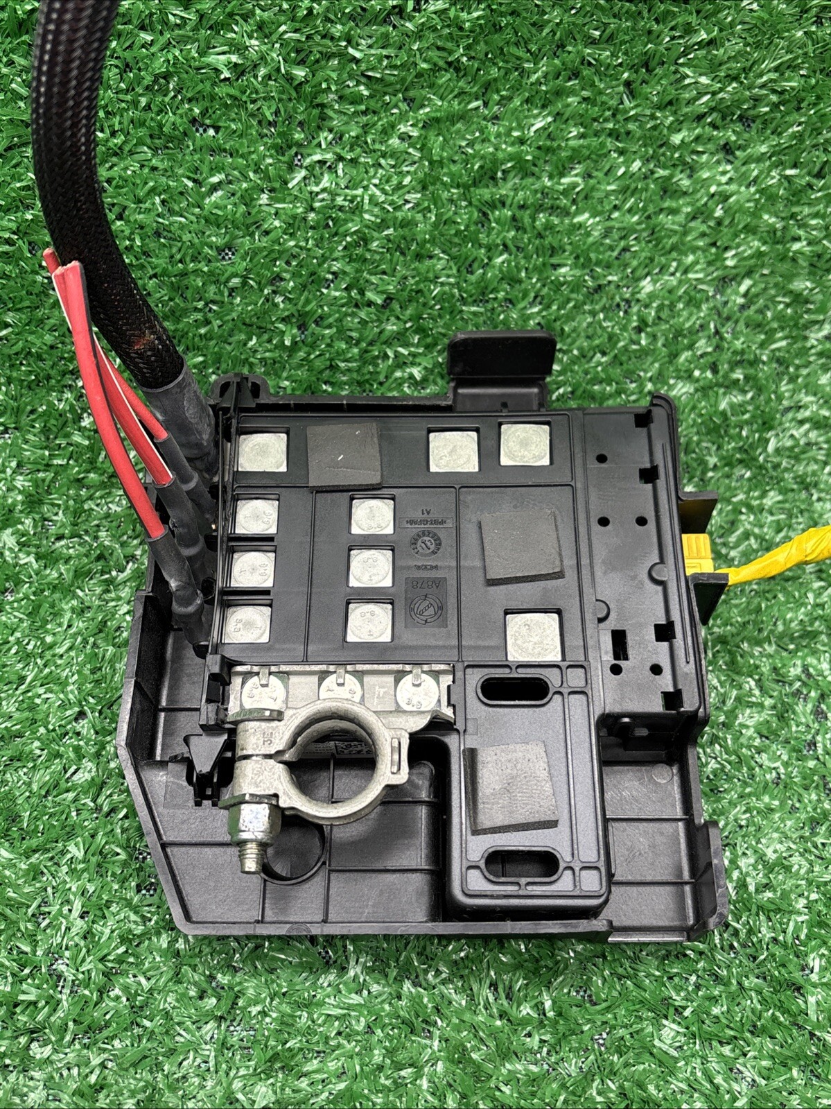 Maserati Quattroporte 2014-2020 Battery terminal P/N 06700067970