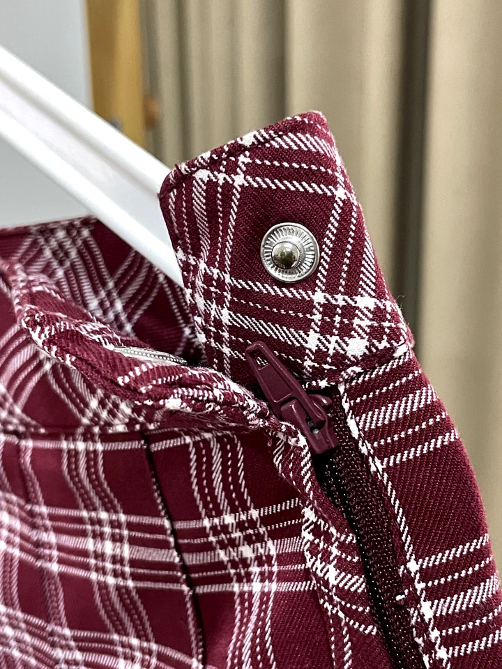 Vintage Women Short Skirt White Red Plaid Tartan Knit Pleated Schoolgirl size 8 - Image 4 of 4