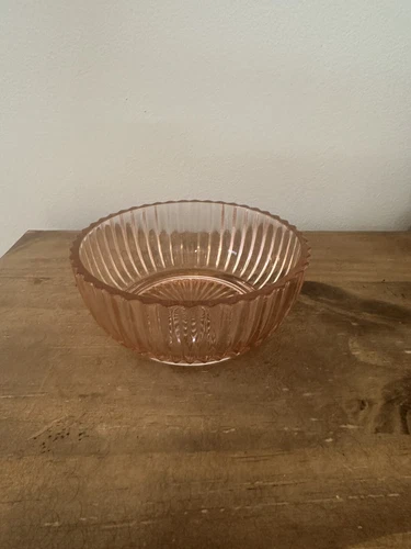 Anchor Hocking Glass QUEEN MARY Vertical Ribbed Pink Small Berry Bowl 4.5”D