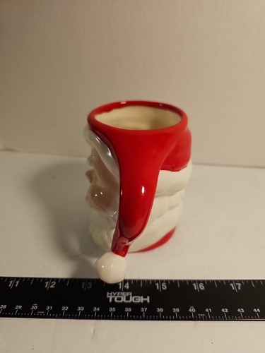 Winking Santa Claus Mug with Blue Eyes - Picture 6 of 9