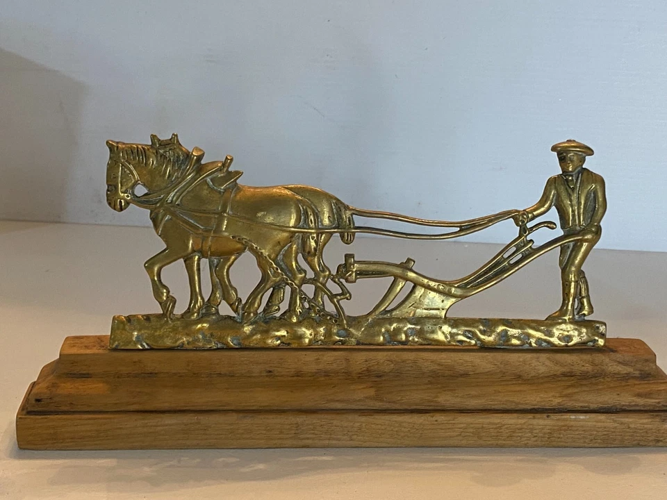 De colección Granjero Arado Campo Latón Fundido Sobre Madera Puerta Tapón Estante Cuidador Caballo Foto 2 de 4