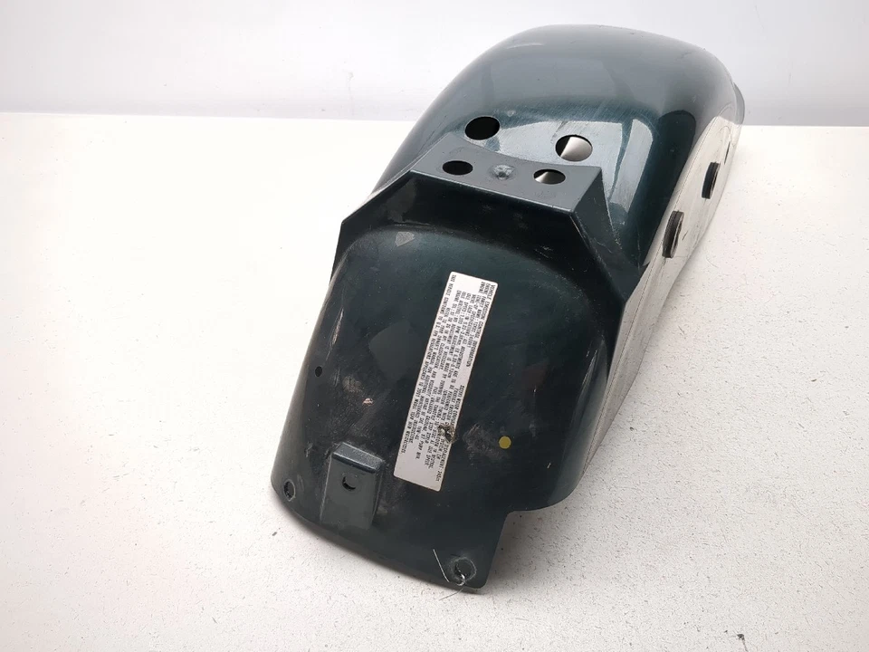 Guardabarros rueda trasera 99-10 Suzuki GZ250 63111-12F00 Foto 3 de 4