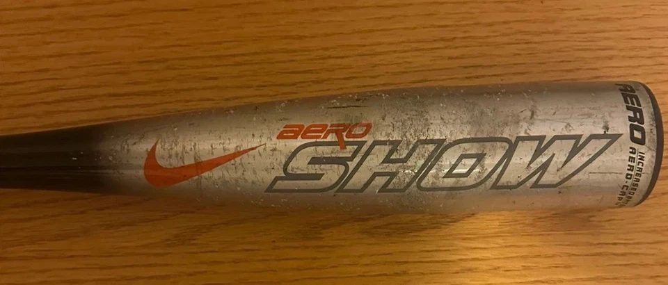 Bate de béisbol juvenil Nike Aero Show III 30" 27 oz - barril de 2 5/8", plateado/naranja Foto 3 de 4