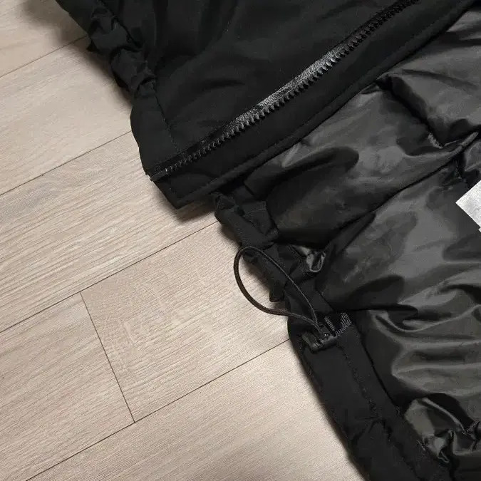 Arc'teryx Men's Padded Jacket, Excellent Condition thumbnail 3