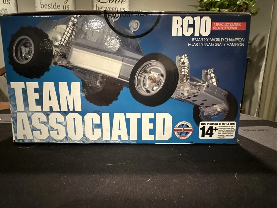 -NIB- Team Associated RC10CC Classic kit Clear Edition ASC6004 Limited RC10 - Image 3 of 4