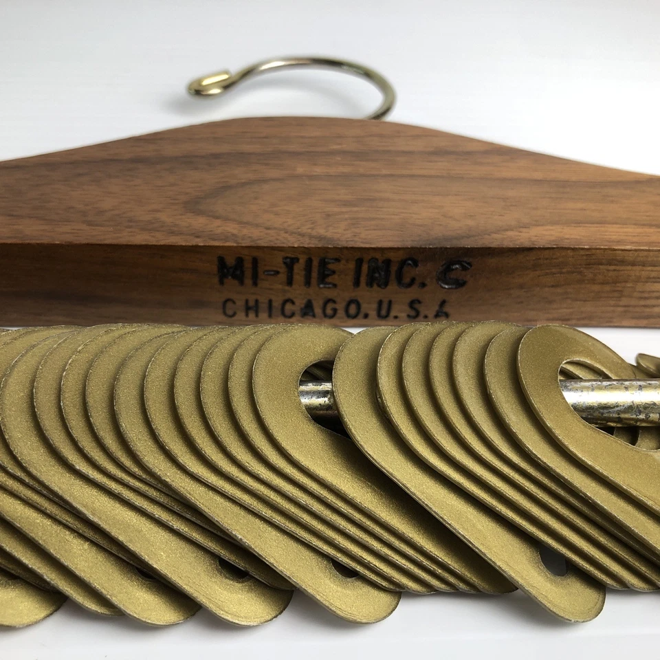Vintage 60s MI-TIE Inc C NeckTie Holder Wood Hanger Tie Rack 31 Tabs Chicago USA - Image 2 of 4
