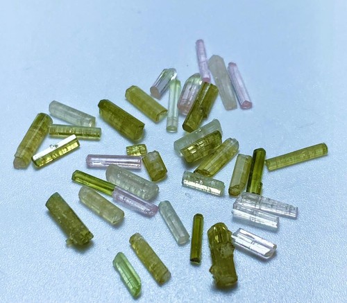 Beautiful Natural Tourmaline Small Crystals Lot From Afghanistan( 11.15 Carats) - Picture 5 of 7