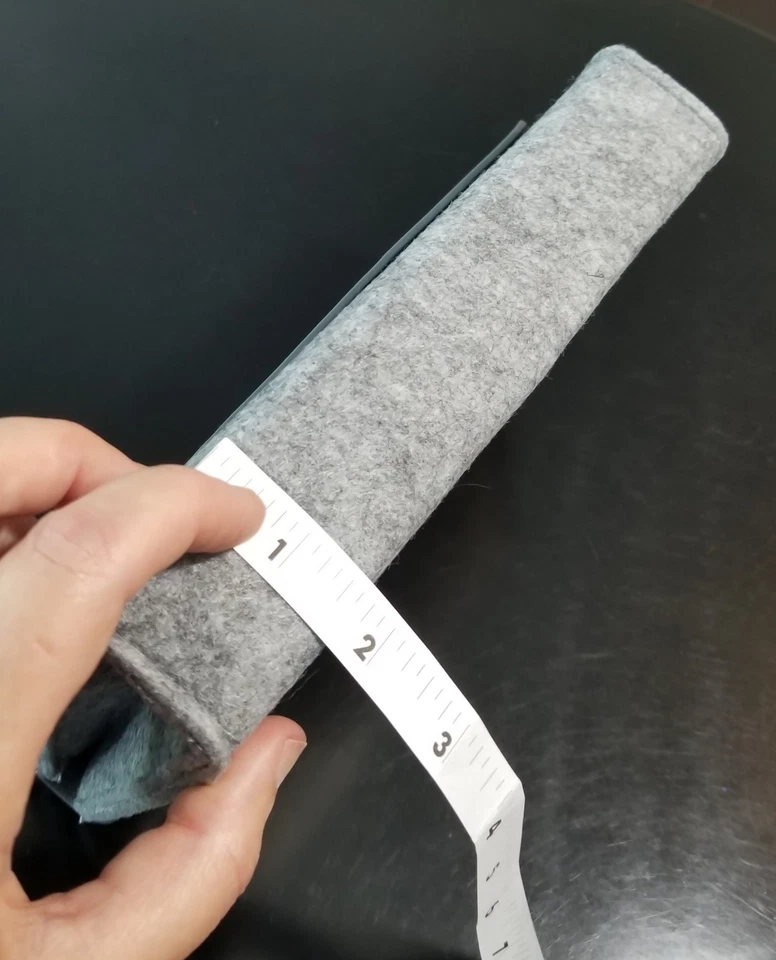 LA PRAIRIE 瑞士化妆包化妆袋 灰色毛毡和聚氨脂合成革 全新 — 第 4/4 张图片