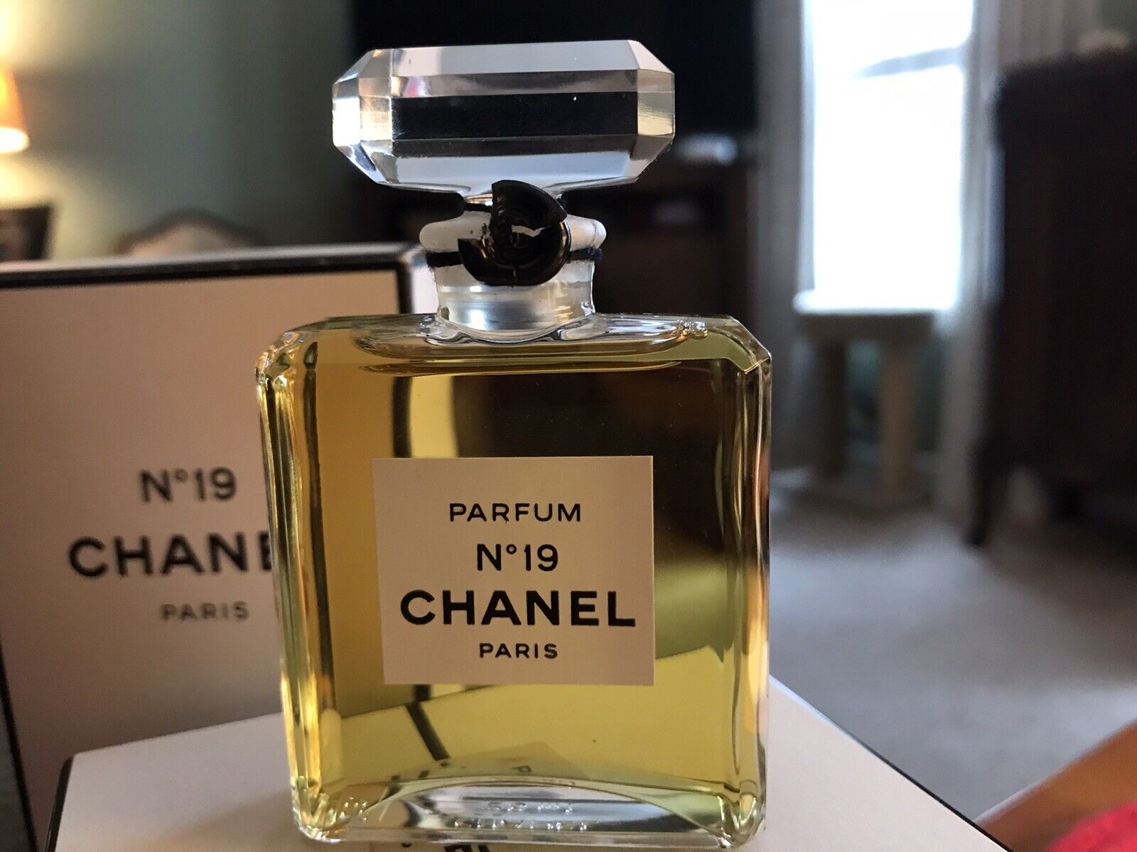 vintage chanel no19