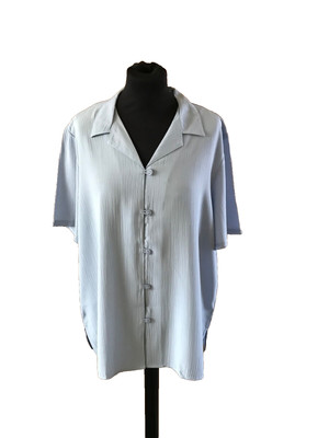 Klassische Bluse/Shirt Gr.14 Crinkle Material, Kurzarm V-Ausschnitt hellblau Neu mit Etikett