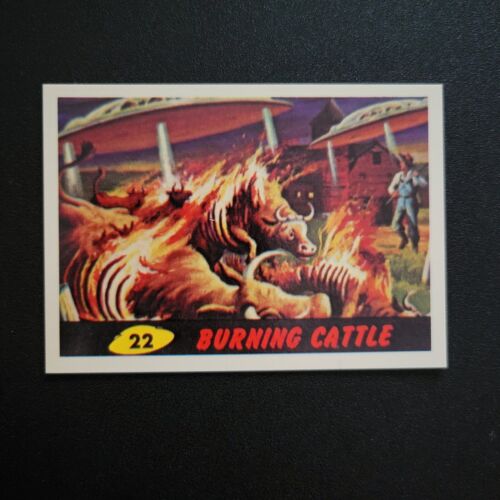 MARS ATTACKS #22 "Burning Cattle" (1984 Renata Galasso) Topps Reprints Card - Picture 1 of 4