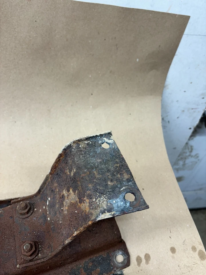 Dodge D250 D350 1992 1993 2x2 transmisión automática travesaño núcleo carril Foto 3 de 4