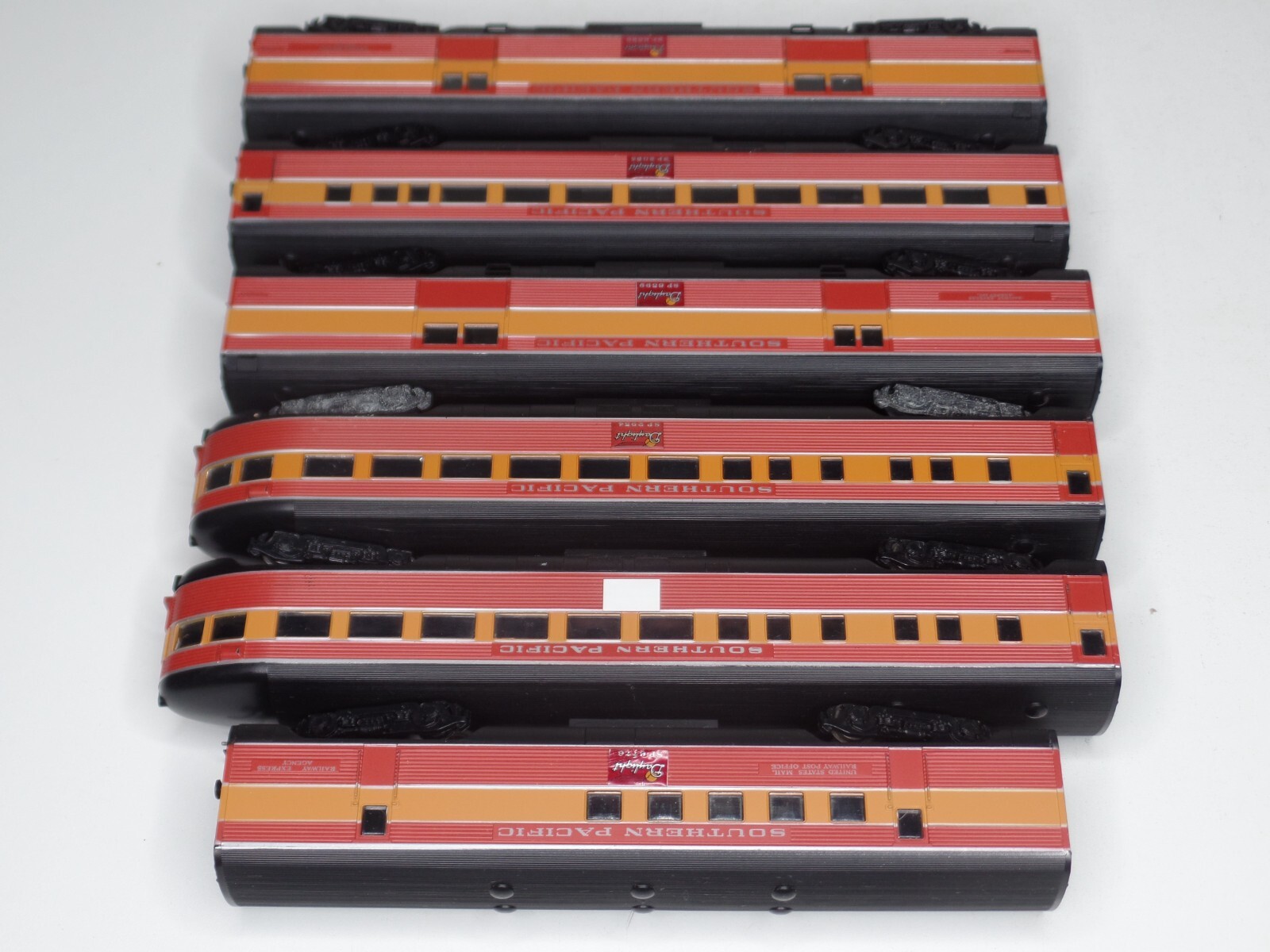Athearn HO Scale Southern Pacific Daylight Passenger Cars 2395 6776