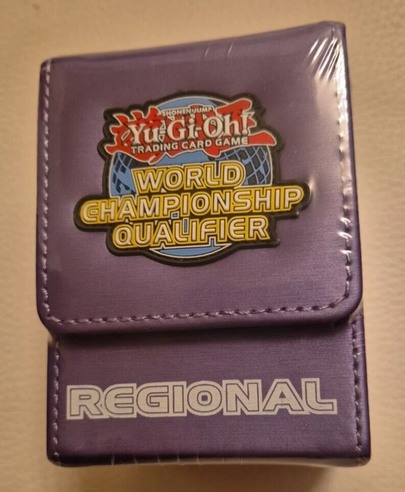 SEALED WCQ Regional Purple Deck Box 2018 RARE Yu-gi-oh! YGO Porta Deck viola Foto 4 de 4