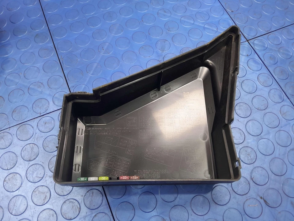 2015-2017 Subaru XV Crosstrek Engine Fuse Box Junction Block OEM 82241FJ081 — 第 3/4 张图片