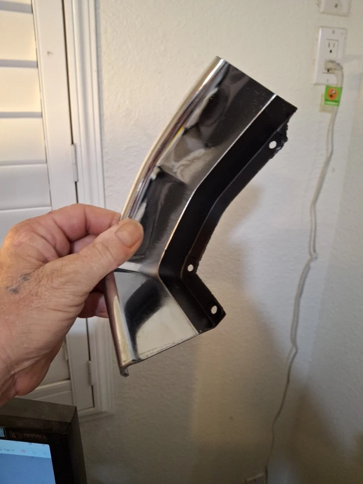 DE COLECCIÓN 1970-72 CARROCERÍA A 71 DODGE DARDO GUARDABARROS EXTENSIÓN PIEZA CROMADA OEM MOPAR Foto 3 de 4