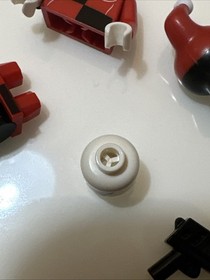 LEGO Batman 7886 Harley Quinn Minifigure Bat026 9.5/10 Condition w/ Accessories