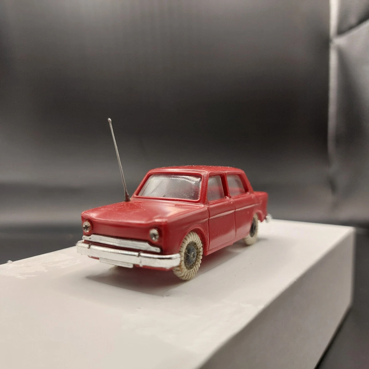 DINKY TOYS ET AUTRES : lot de 7 VOITURES de COURSE en l'état !!! EUR 34