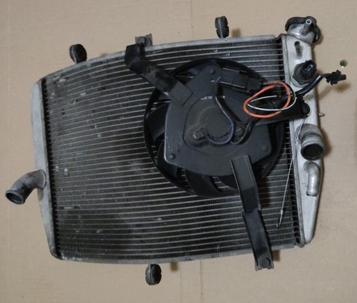 Radiatore completo per Suzuki GSX-R 600 del 2005 ( 17710-30G00 ) - Foto 2 di 12