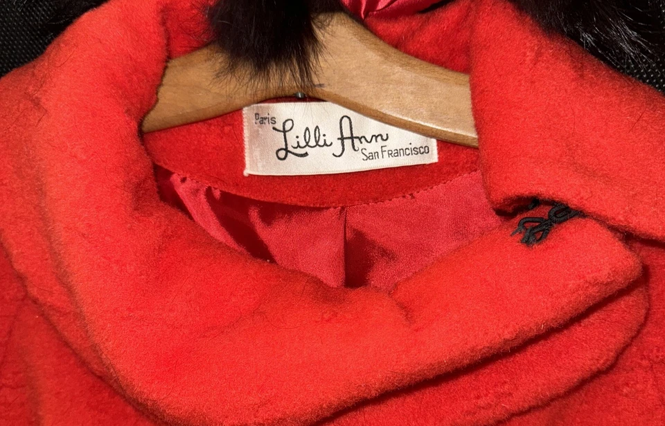 Vintage Lilli Ann 60s Red Wool Coat Black Fur Collar and sleeves luxury - Image 2 of 4