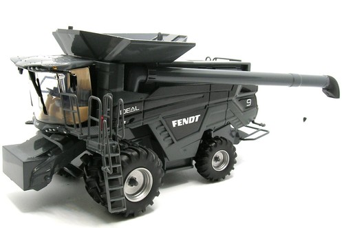 Spec Cast 1/64 Fendt Ideal 9 Wheeled Combine with Corn & Grain Heads SCT911 - Picture 2 of 6