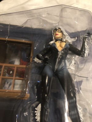 MARVEL SELECT - BLACK CAT SPECIAL COLLECTOR EDITION ACTION FIGURE