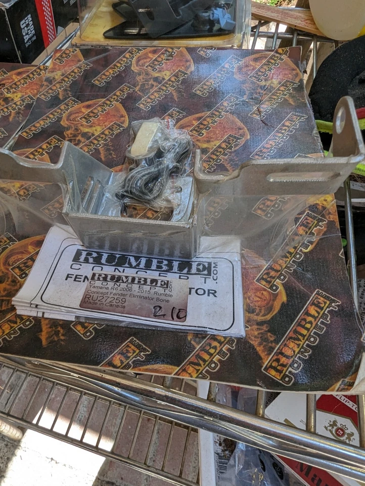 Eliminador guardabarros Rumble Concepts Yamaha FZ6R 09-14 TR#676800 RU36602 R10 Foto 4 de 4