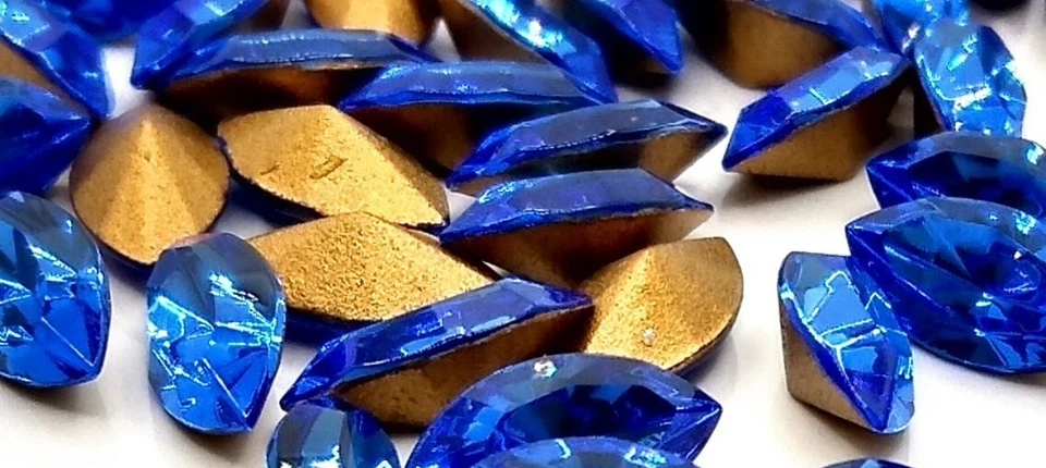 (35 piezas) Vintage Swarovski Cristal Austriaco CAPRI AZUL 10x5 Navette Punta Trasera Foto 2 de 3