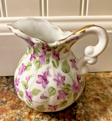 Vintage Royal Chintz Creamer Pitcher Arnart 5th Avenue 2179 Violets