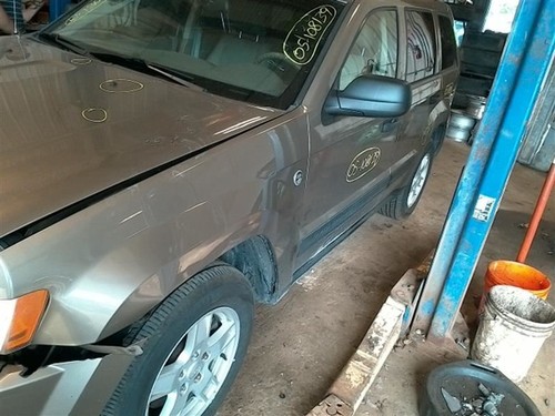 Driver Front Spindle/Knuckle Excluding SRT8 Fits 05-10 GRAND CHEROKEE 10202898