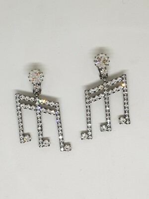 Aufregende Statement Ohrringe mit musikalischen Diamanten. Made in UK 