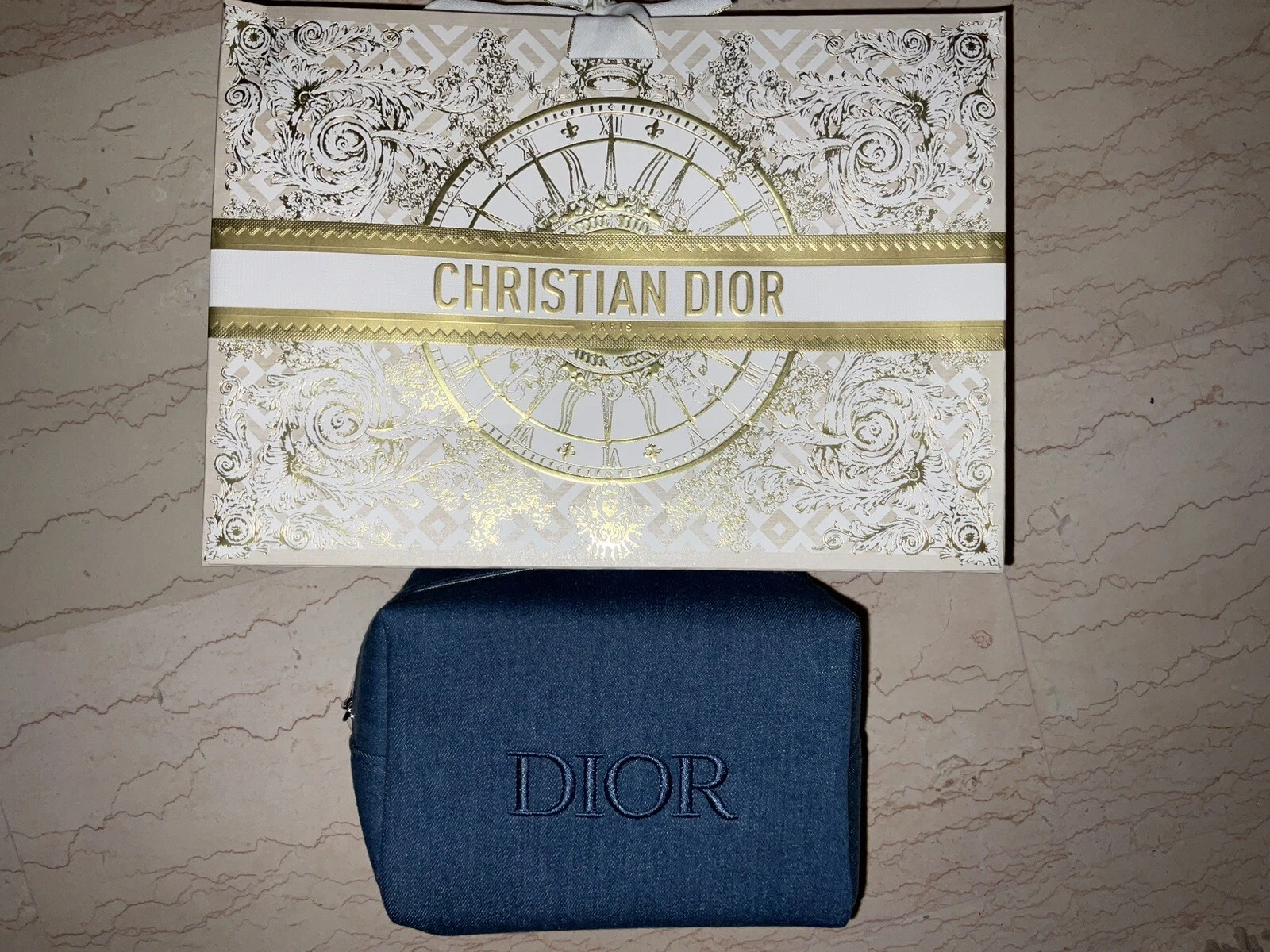 DIOR: JOLIE TROUSSE À MAQUILLAGE EN JEAN, IDÉE CADEAU