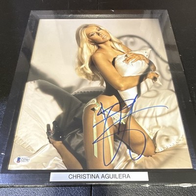 Christina Aguilera 11x14 (VHTF) Autographed Photo Beckett Certification