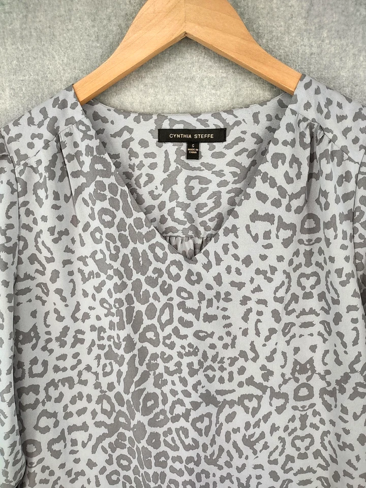 Cynthia Steffe Blouse Women Small Gray Animal Print Long Sleeve V Neck Rayon Top - Image 3 of 4