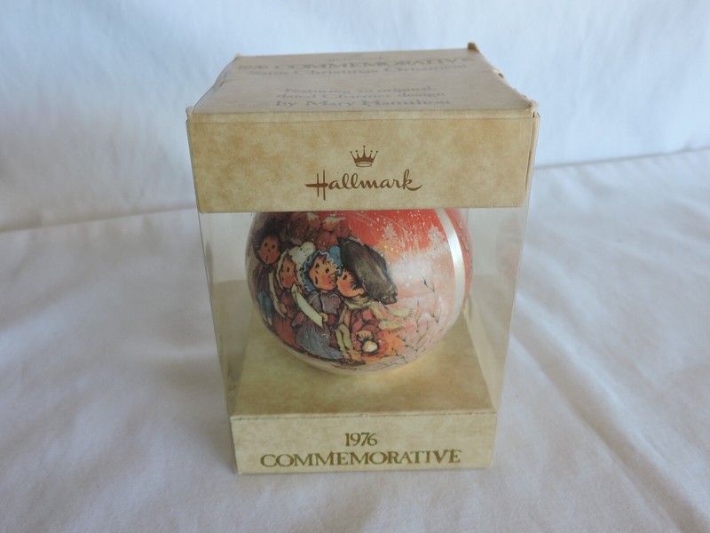 Hallmark 1976 Commemorative Vintage Satin Ornament with Mary Hamilton Design