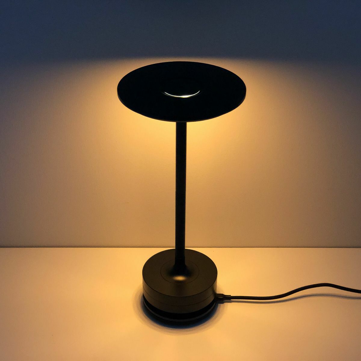 Ambientec Turn Aluminium Black LED Table Lamp TN001-01AB USB Ambientec Turn Aluminium Black LED Table Lamp TN001-01AB USB