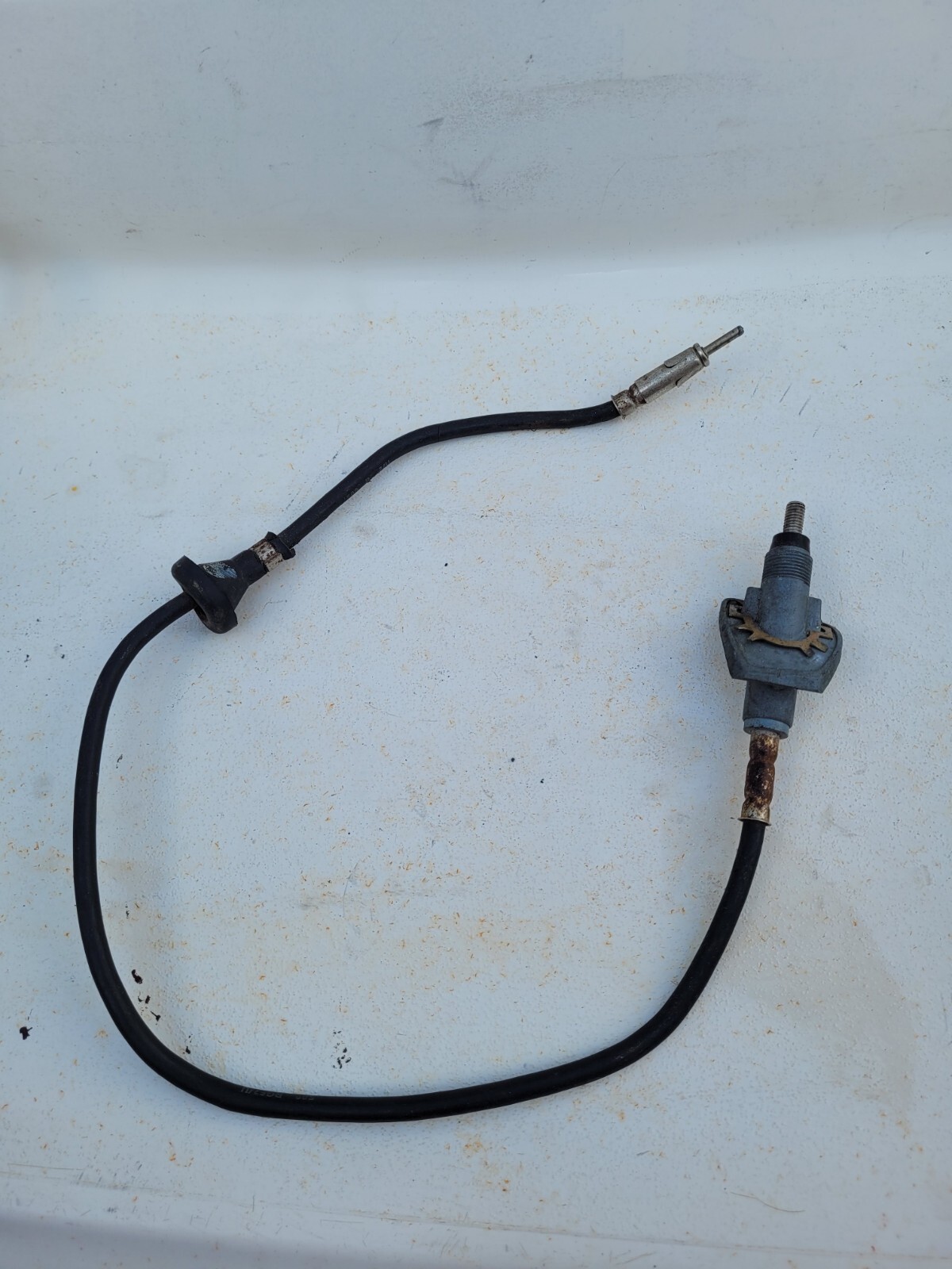 Vintage Car  Fender  Mount  AM/FM Auto Antenna Metal