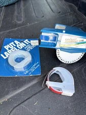 Dymo embossing label maker, Hobbyist model 1895, working, Uses 1/4” & 3/8” Tape