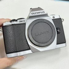Olympus OM-D E-M5 16.1MP Digital Camera Body Only English SILVER -95 New