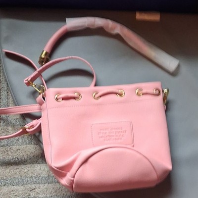 Marc Jacobs Pink Pebbled Bucket Bag Drawstring Gold Hardware  display picture 1