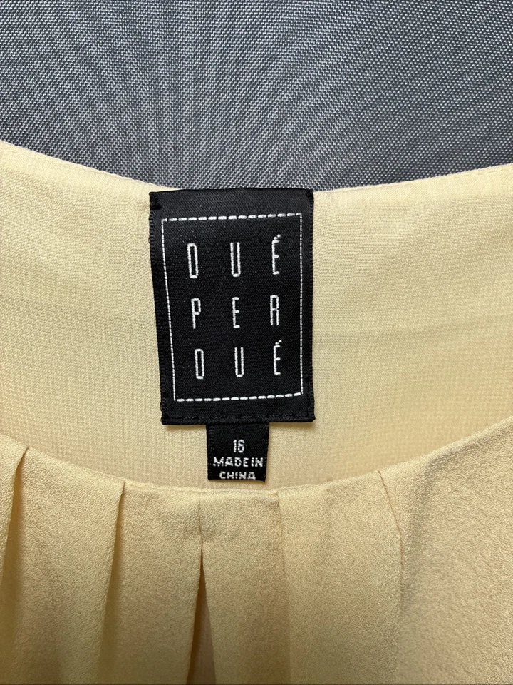 Due Per Due Silk Sleeveless Top Size 16 ButtercYellow Pleats Back Button Keyhole - Image 2 of 4