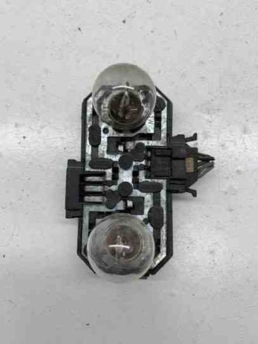 VW PASSAT B3/B4 3A2, 35I Rücklichtkontakte 3A5945259 1.90 Diesel 66kw 23931552