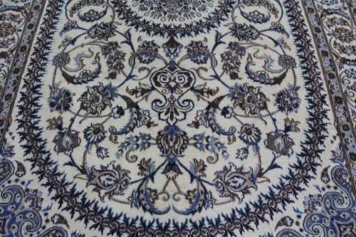 FINE HANDMADE NAIN RUG WOOL AND SILK IN EXCELLENT CONDITION 300 X 192 CM - Picture 5 of 12
