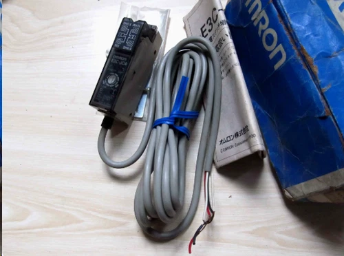 1pcs New E3C-JC4 OMRON fiber amplifier