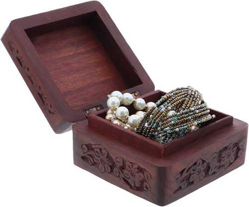 Caja de aperitivos para baratijas de madera Li'Shay con flores talladas - Imagen 3 de 9