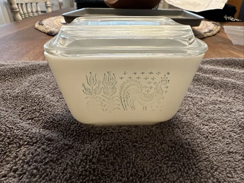 Vintage Pyrex 501 TURQUOISE 1 1/2 CUP AMISH BUTTERPRINT Refrigerator Dish W Lid