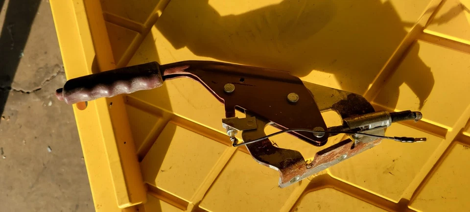 Manija de freno de estacionamiento Datsun 280zx 1979-83 rojo granate Foto 4 de 4