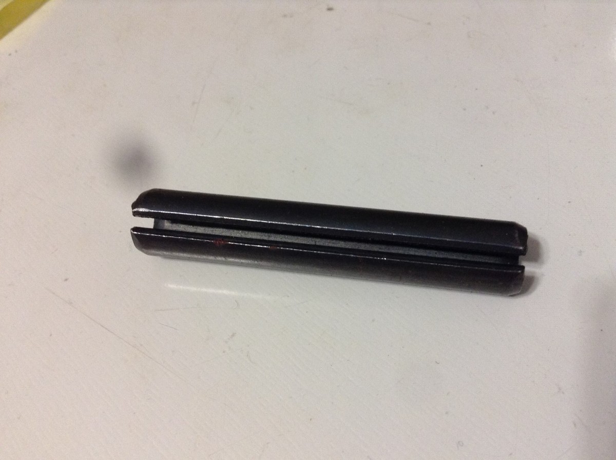 616252R1 - A New Roll Pin For A CaseIH 395, 495, 585, 595